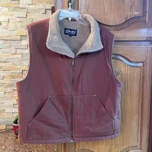 Men’s XL fleece lined vest.